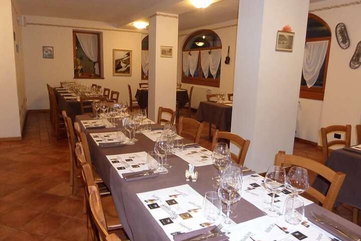 Dining 26 of 69