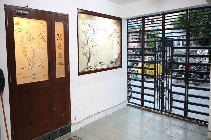 Vasantharaja Inn