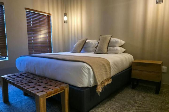 Room 17 of 76