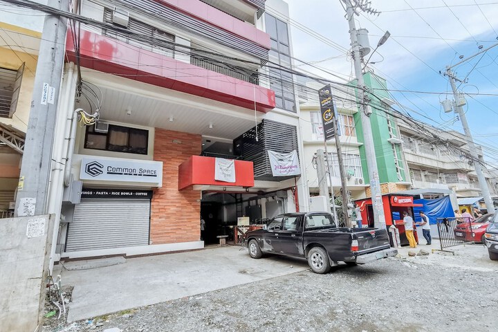 RedDoorz Plus near Ateneo de Davao