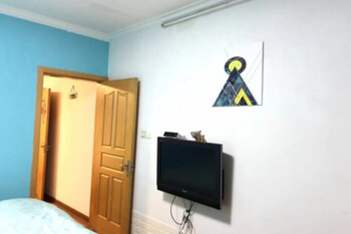 Room 9 of 20