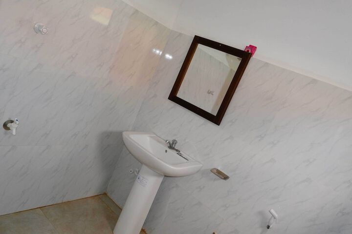 Room 10 of 26