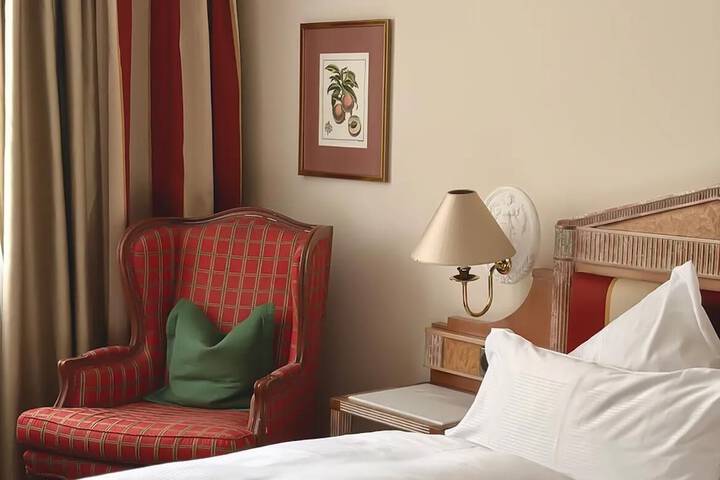Room 46 of 233