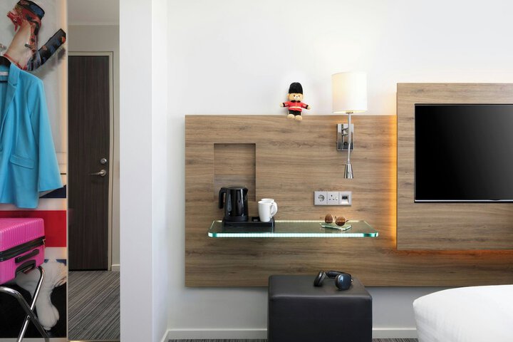 Room 16 of 88