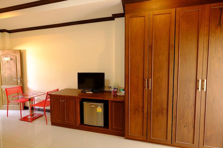 Room 28 of 47
