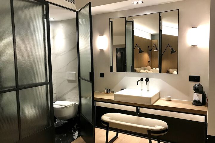 Room 50 of 72