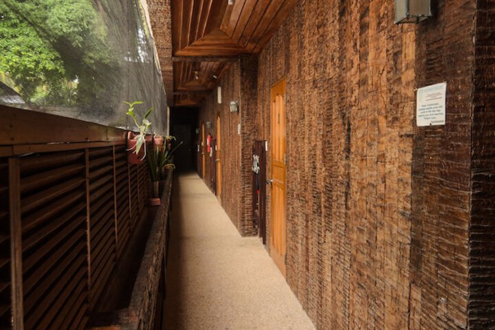 Ballroom/Hall 27 of 38