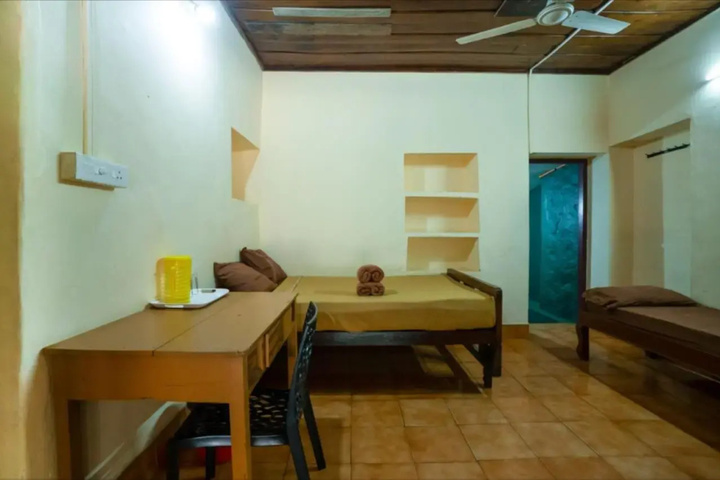 Room 13 of 24