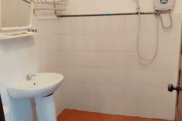 Room 5 of 17