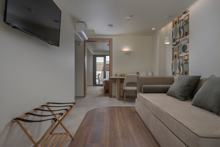 Room 15 of 73