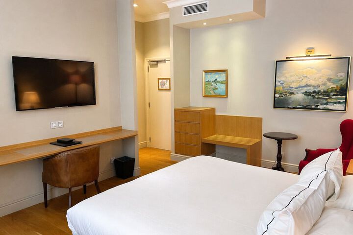 Room 15 of 105