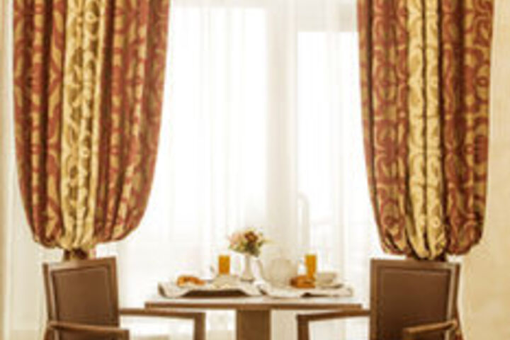 Dining 28 of 44