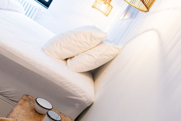 Room 4 of 48