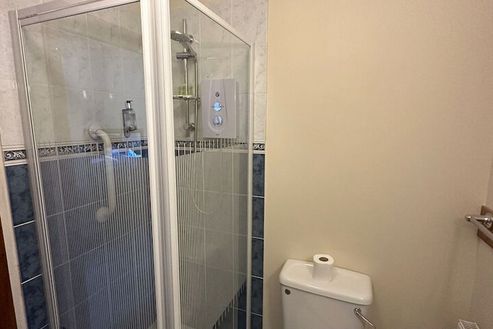 Room 8 of 12