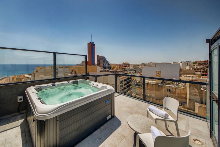 Hot Tub 48 of 62