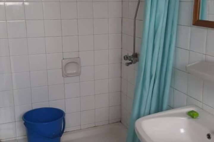 Room 9 of 20