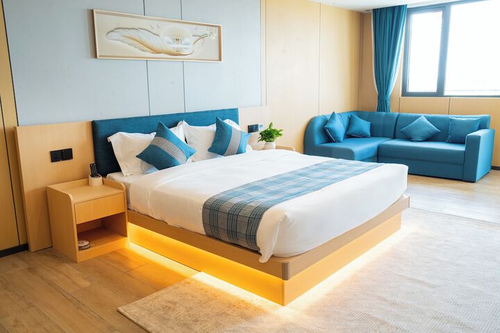 Room 2 of 17