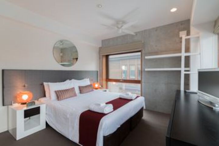 Room 10 of 27
