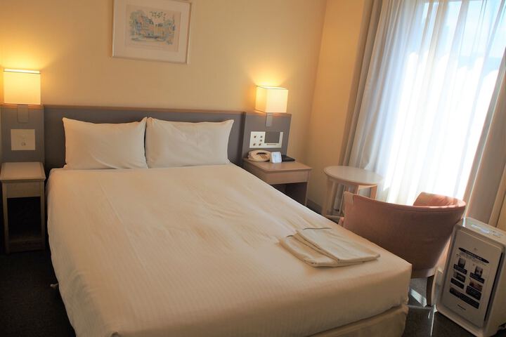 Room 13 of 120