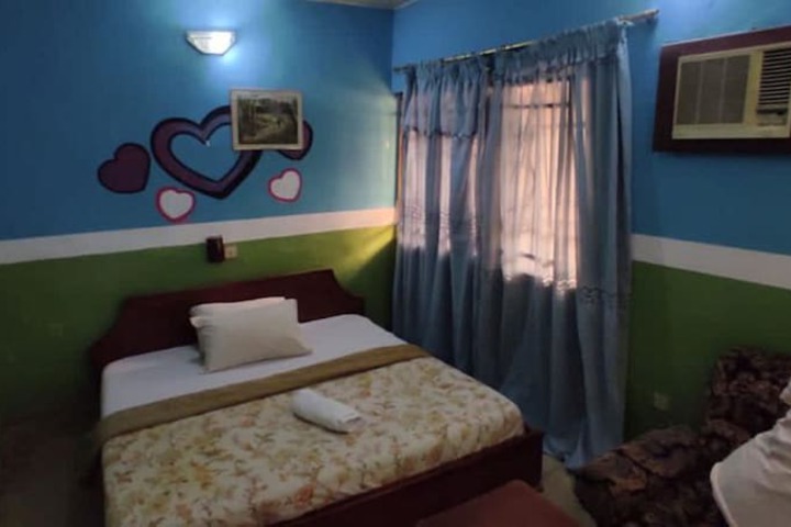 Room 3 of 11