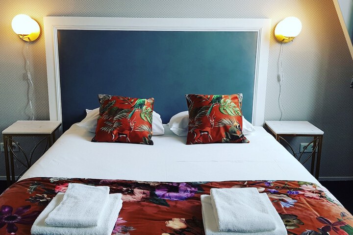 Room 3 of 49