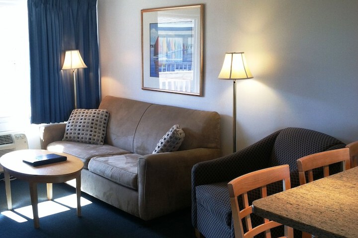 Room 15 of 40