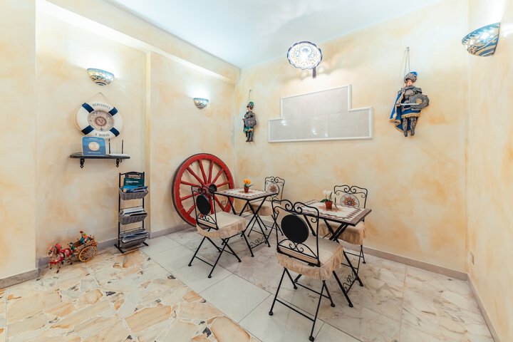 Room 48 of 76