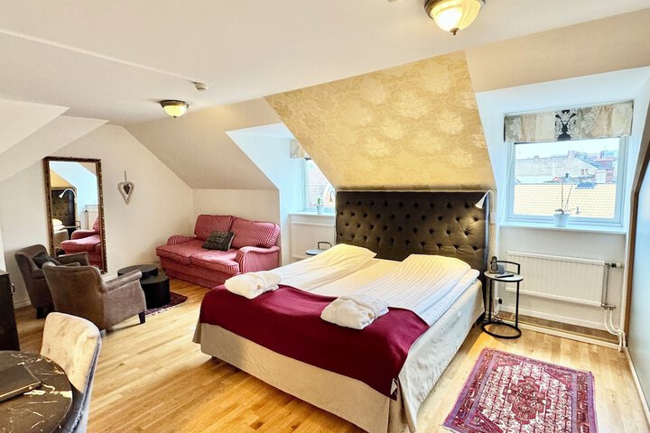 Room 74 of 212