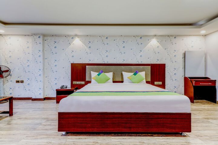 Room 16 of 46