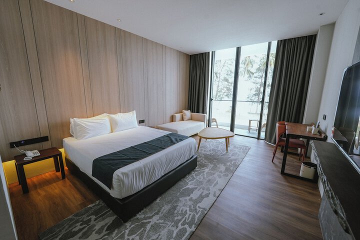 Room 7 of 33