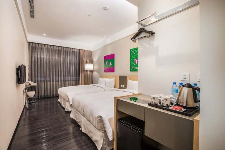 Room 106 of 171