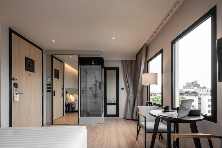Room 64 of 157