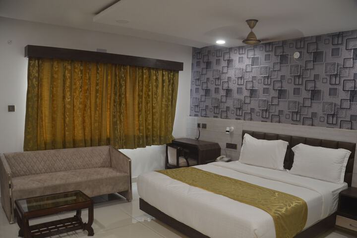 Room 9 of 22