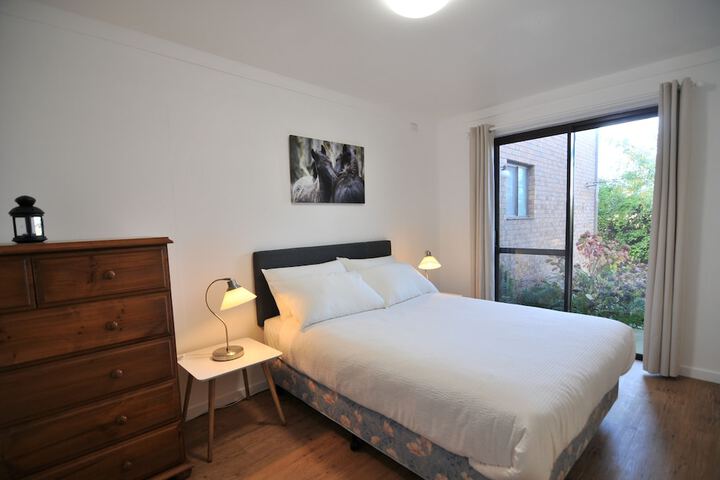 Room 6 of 74