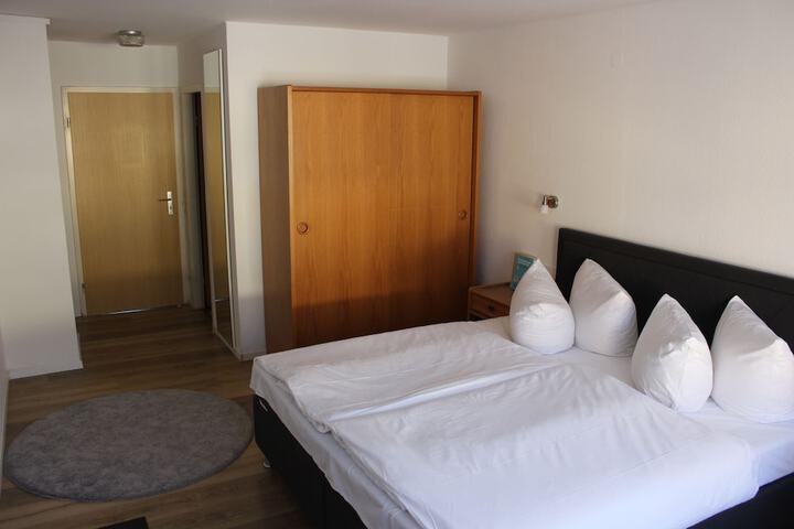 Room 30 of 81