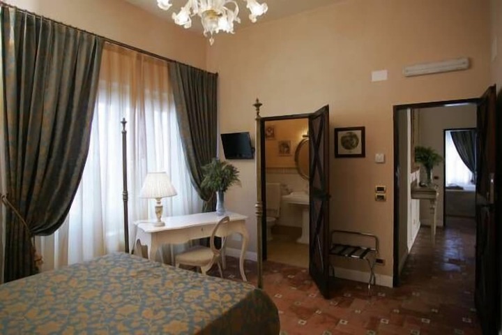 Room 20 of 54