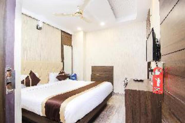 Room 16 of 20