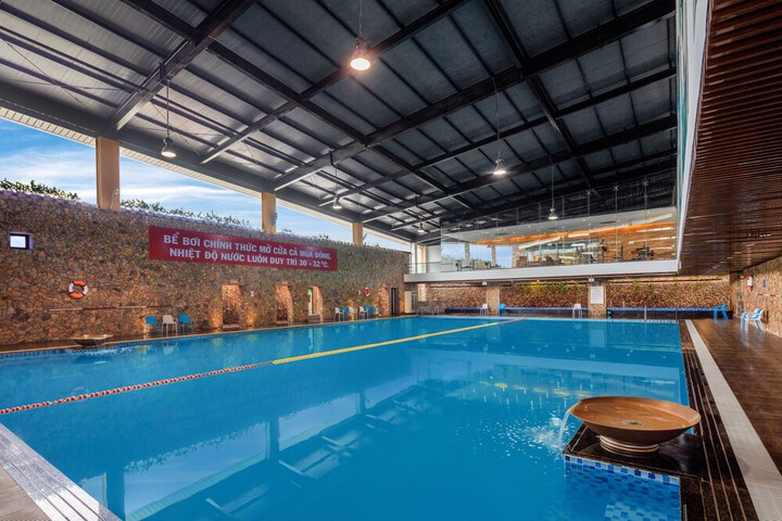 Pool Hotel