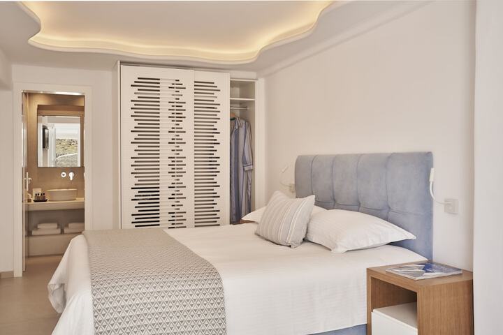 Room 15 of 110
