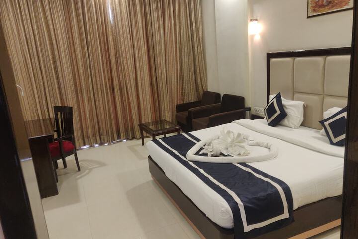 Room 32 of 84