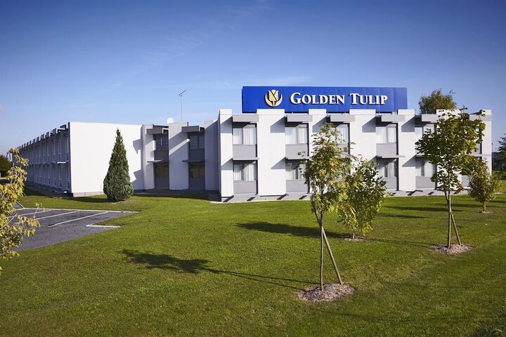 Hotel 76 of 79