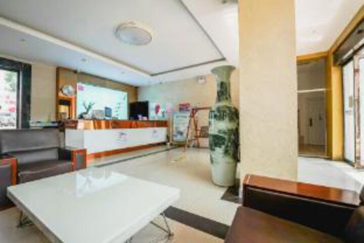 Ruiyuan Business Hotel