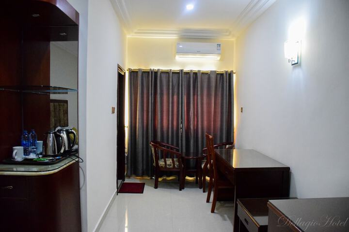 Room 17 of 39