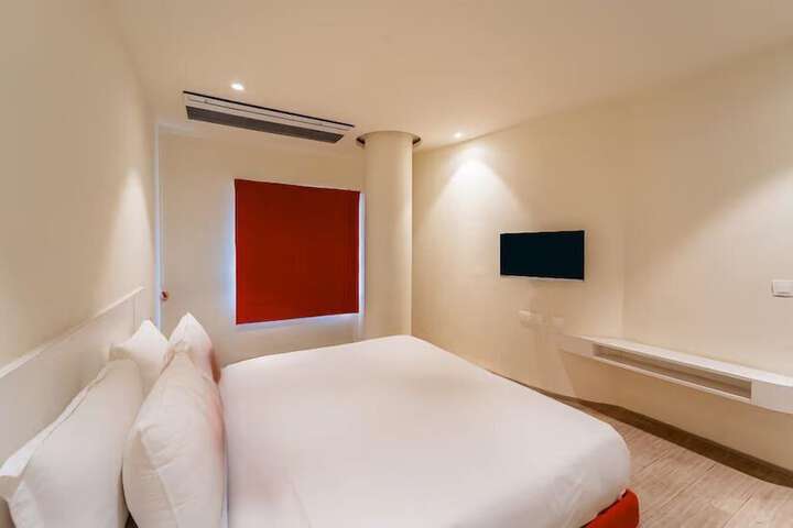 Room 8 of 25
