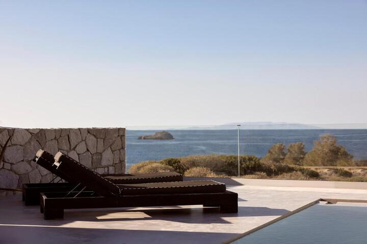 Serenity Suite Milos