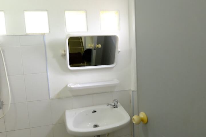 Room 14 of 22