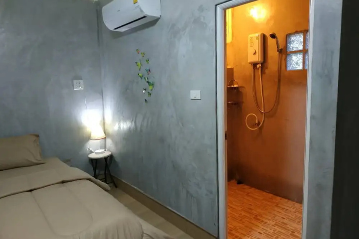 Room 3 of 11