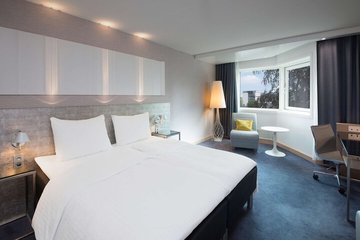 Room 2 of 34