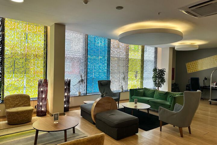 Guest Lobby