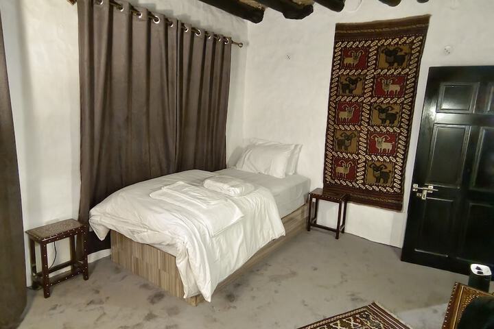 Room 5 of 19